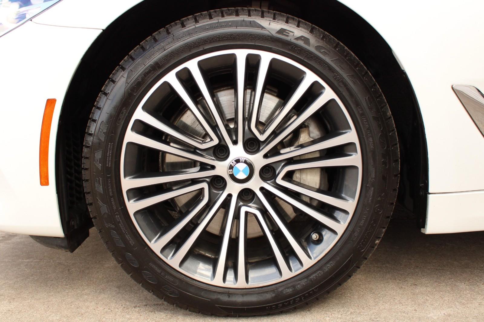 貴重！BMW 5Series 公式ライセンス商品 BMW 5シリーズのロング・ホィール・モデルをラインアップに追加