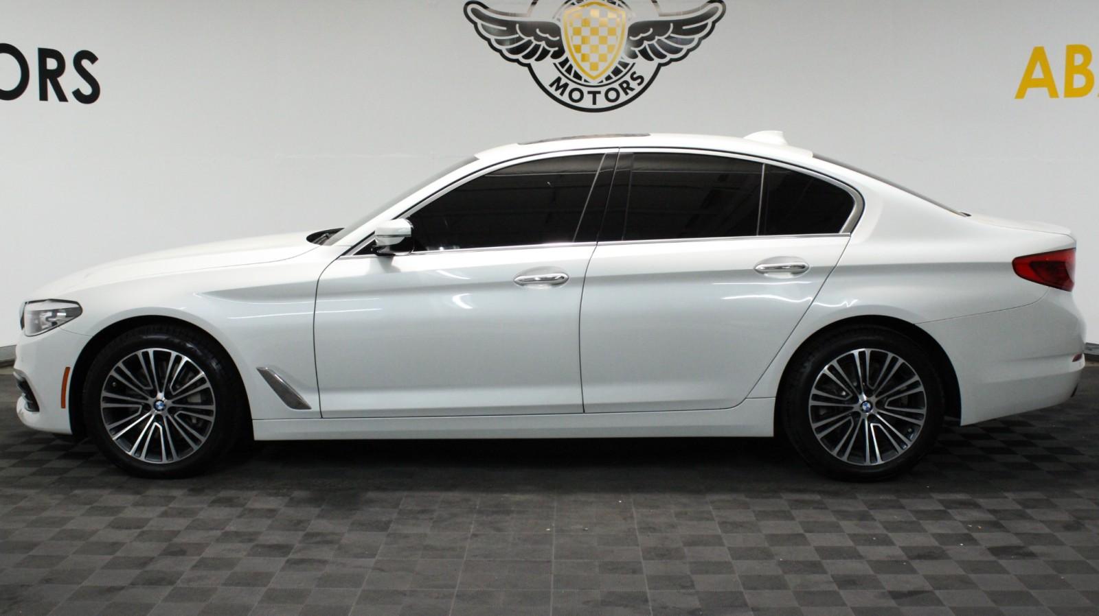 うのにもお得な情報満載！ Sale For 530i Series 5 BMW 2018 Used (Sold) Inc Autobyzack | ミニカー