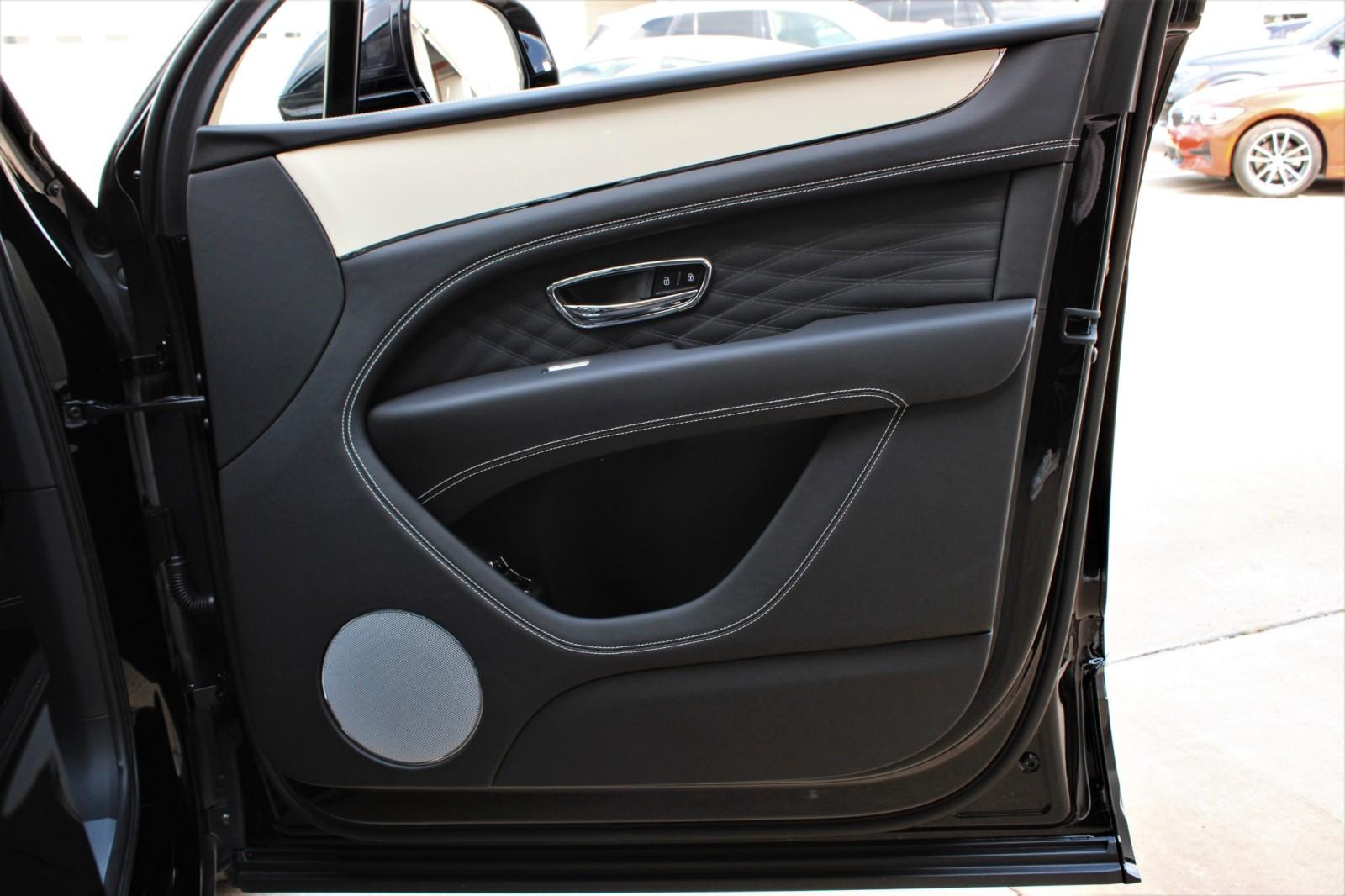 EFEMIR 4 Stück Kohlefaser-Einstiegsleisten-Schutz-Lederaufkleber für Bentley  Bentayga Continental Azure Flying Spur Mulsanne Arnage: : Auto &  Motorrad