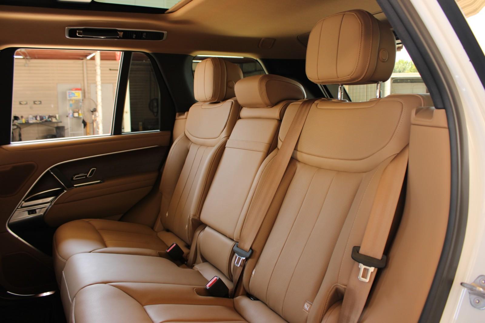 Range Rover P430 Full Screen Gallery