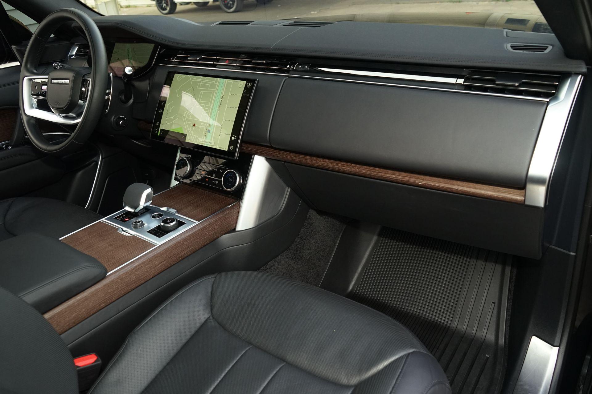 2023 Land Rover Range Rover SE - Photo 11