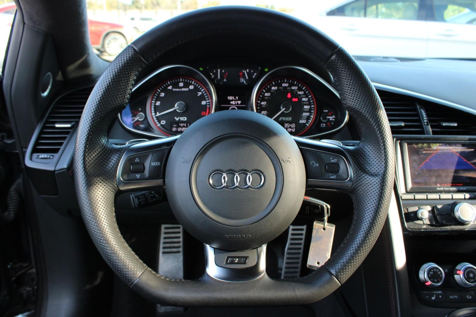 2012 Audi R8 5.2 Coupe photo 14