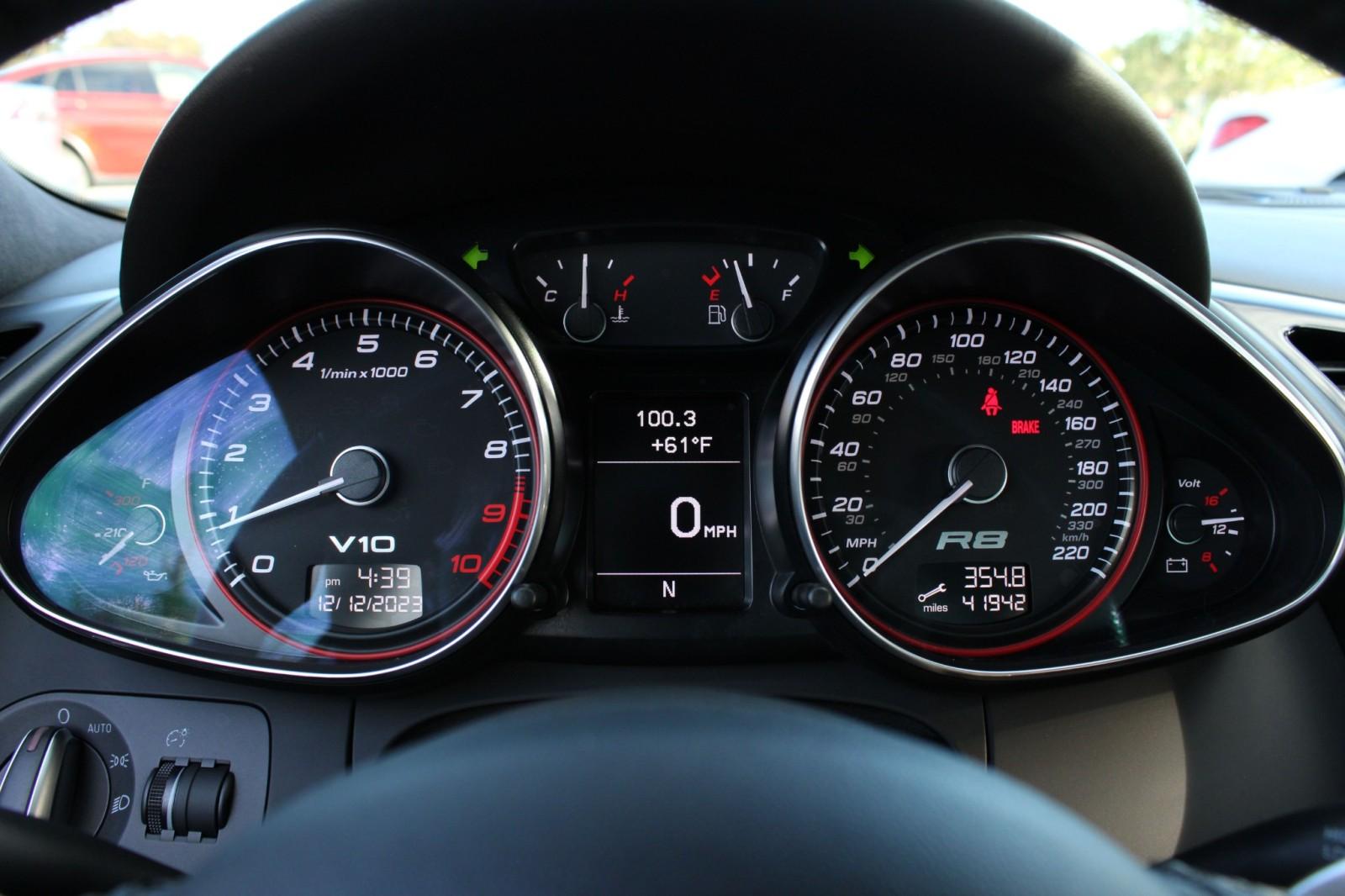 2012 Audi R8 5.2 Coupe photo 15