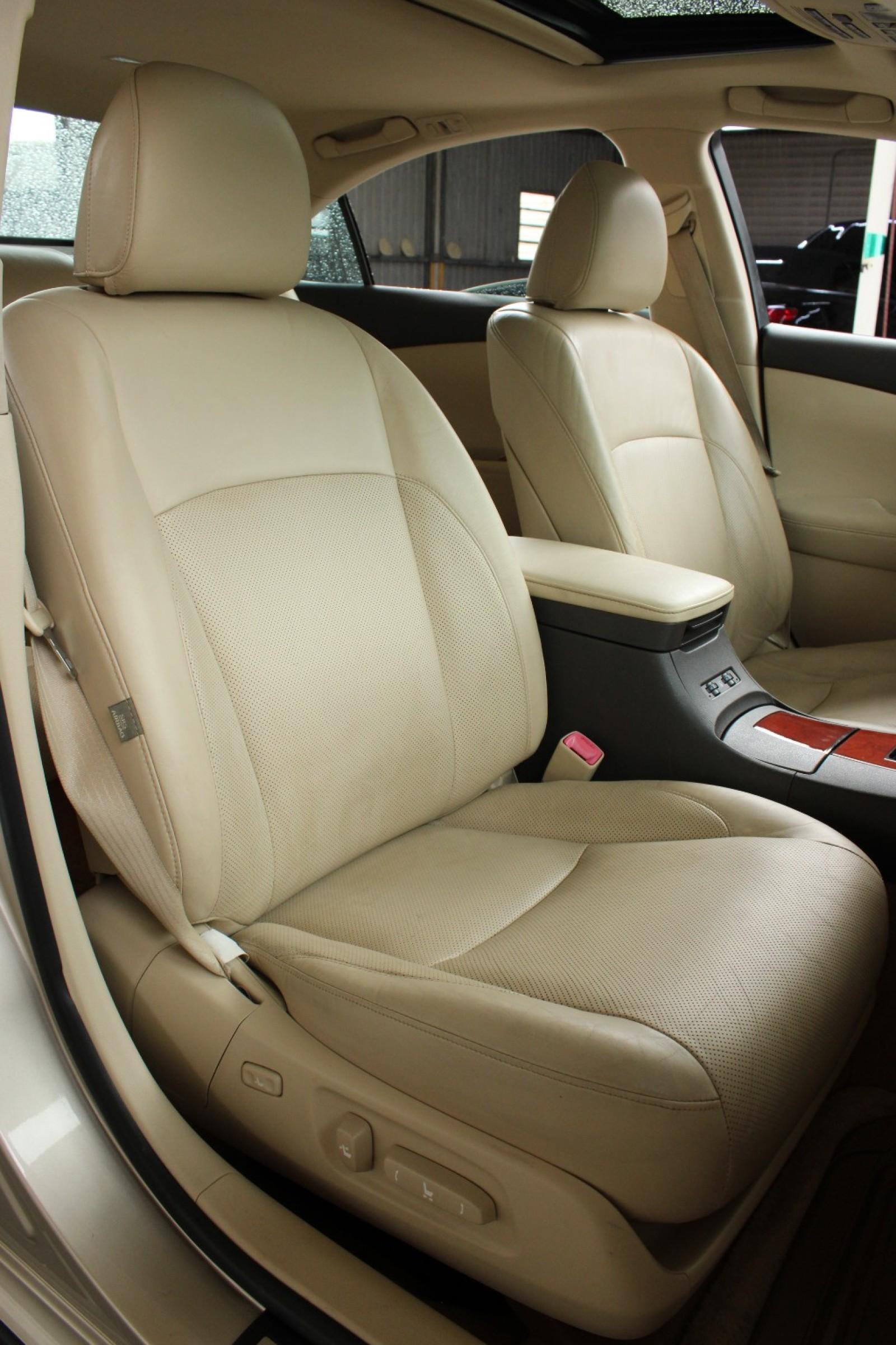 2012 Lexus ES 350 photo 4