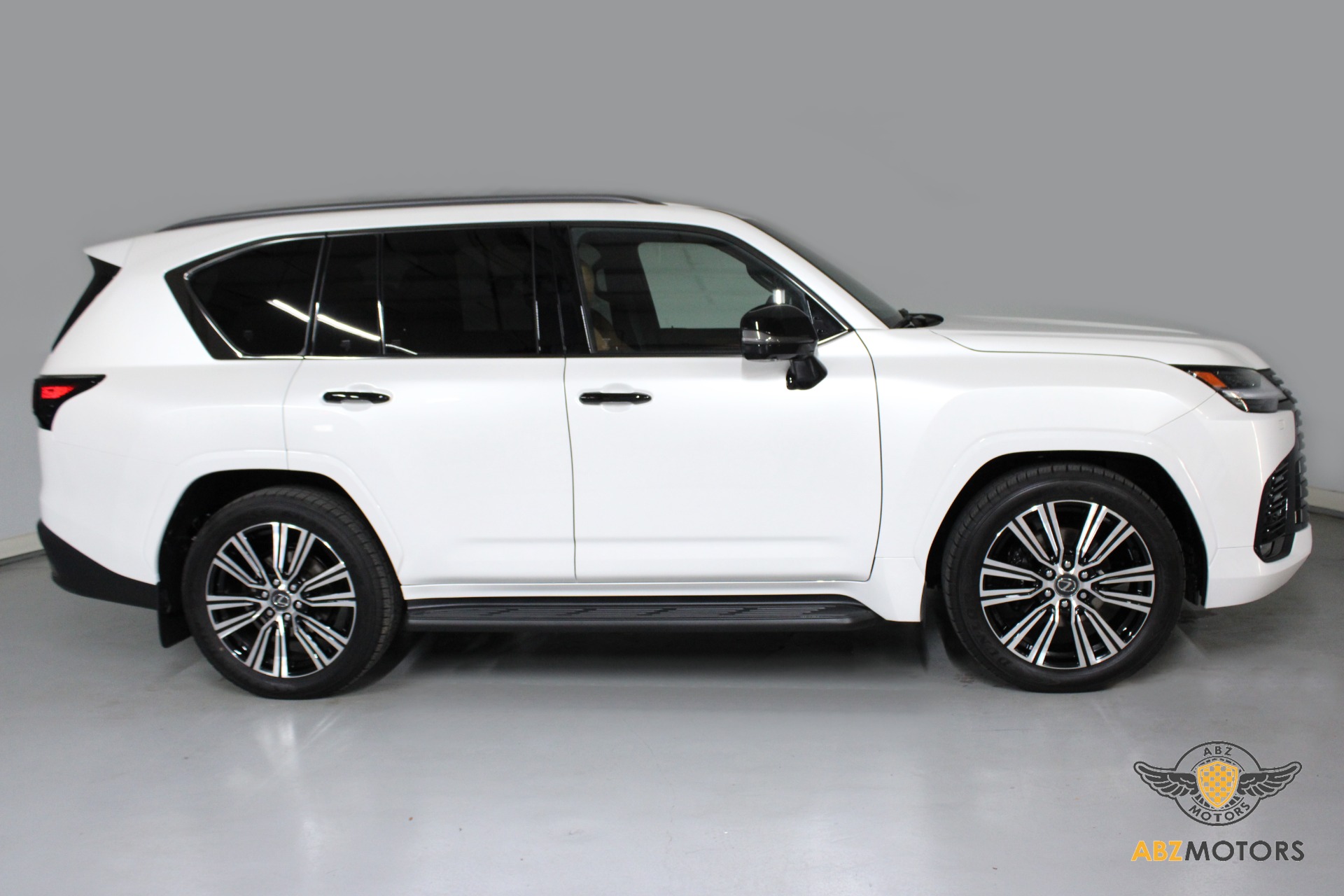 Used-2024-Lexus-LX-600-Luxury-