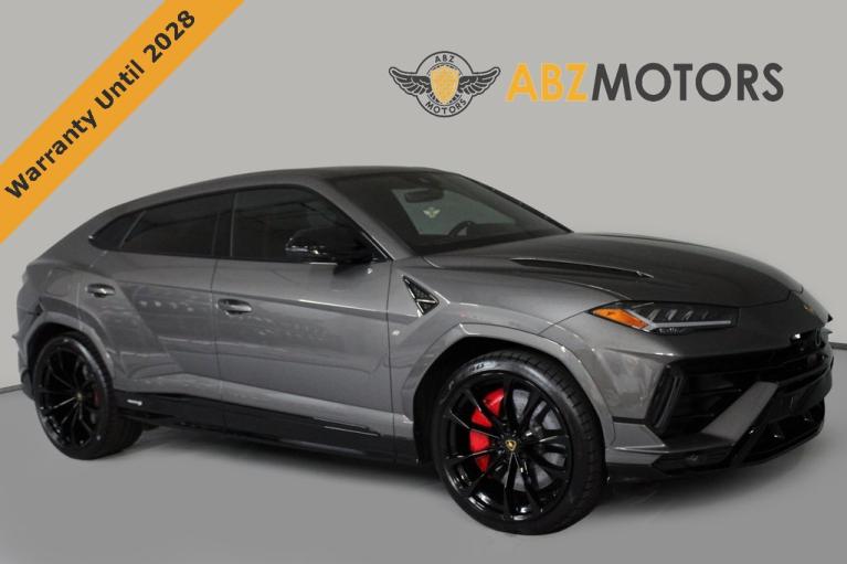 2023 Lamborghini Urus S's photo