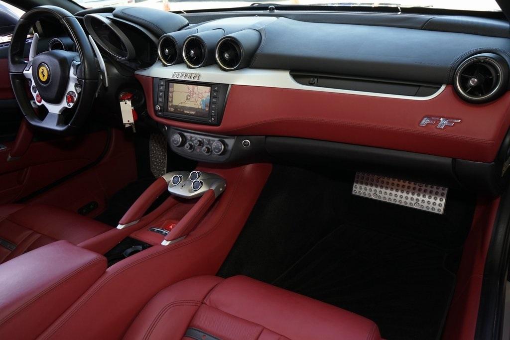 2012 Ferrari FF Base photo 11