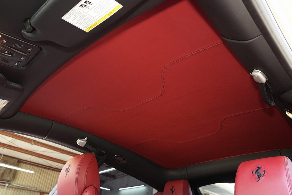 2012 Ferrari FF Base photo 17