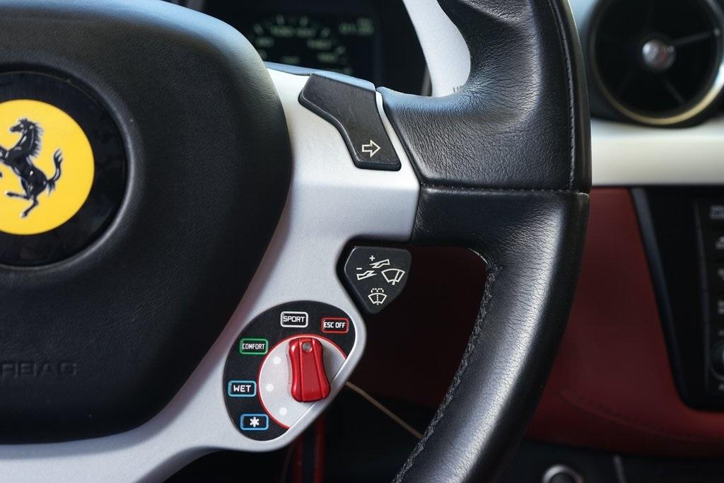 2012 Ferrari FF Base photo 27