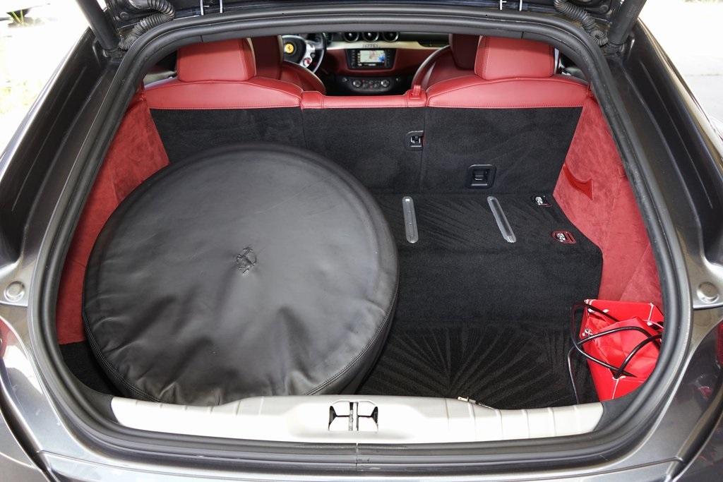 2012 Ferrari FF Base photo 29