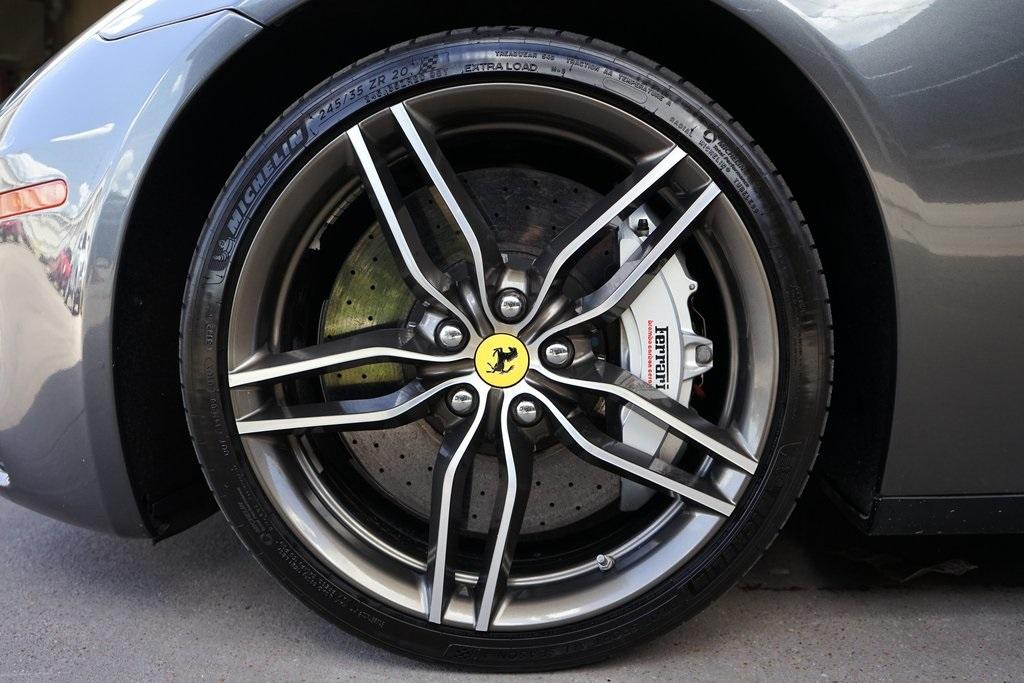 2012 Ferrari FF Base photo 30