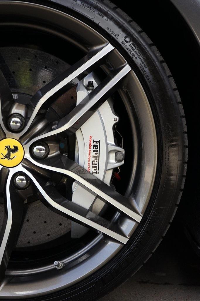 2012 Ferrari FF Base photo 31