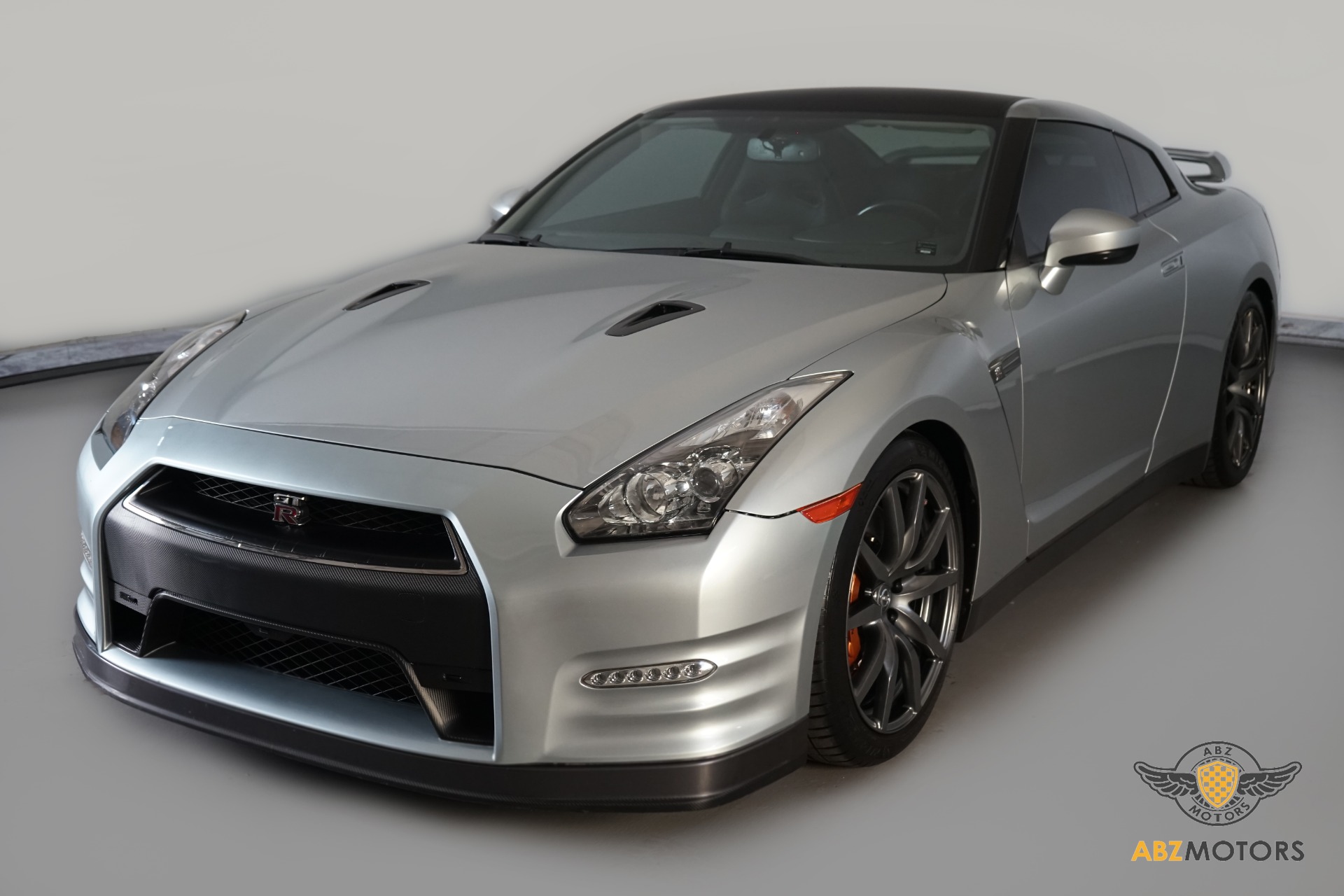 2012 Nissan GT-R Premium photo 3