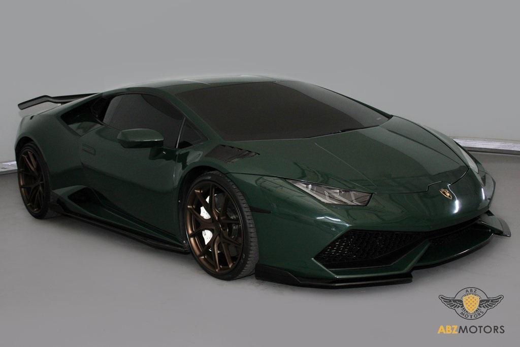 2015 Lamborghini Huracan Coupe photo 2