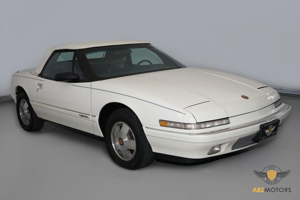 1990 Buick Reatta photo 2