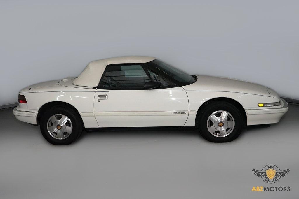 1990 Buick Reatta photo 4