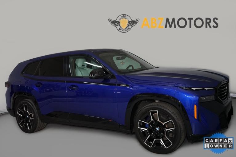 2023 BMW XM Base's photo