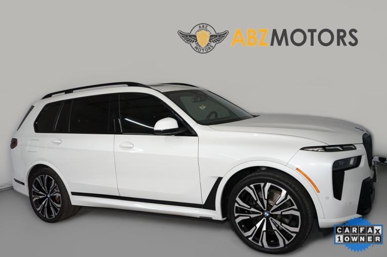 2023 BMW X7 40i's photo