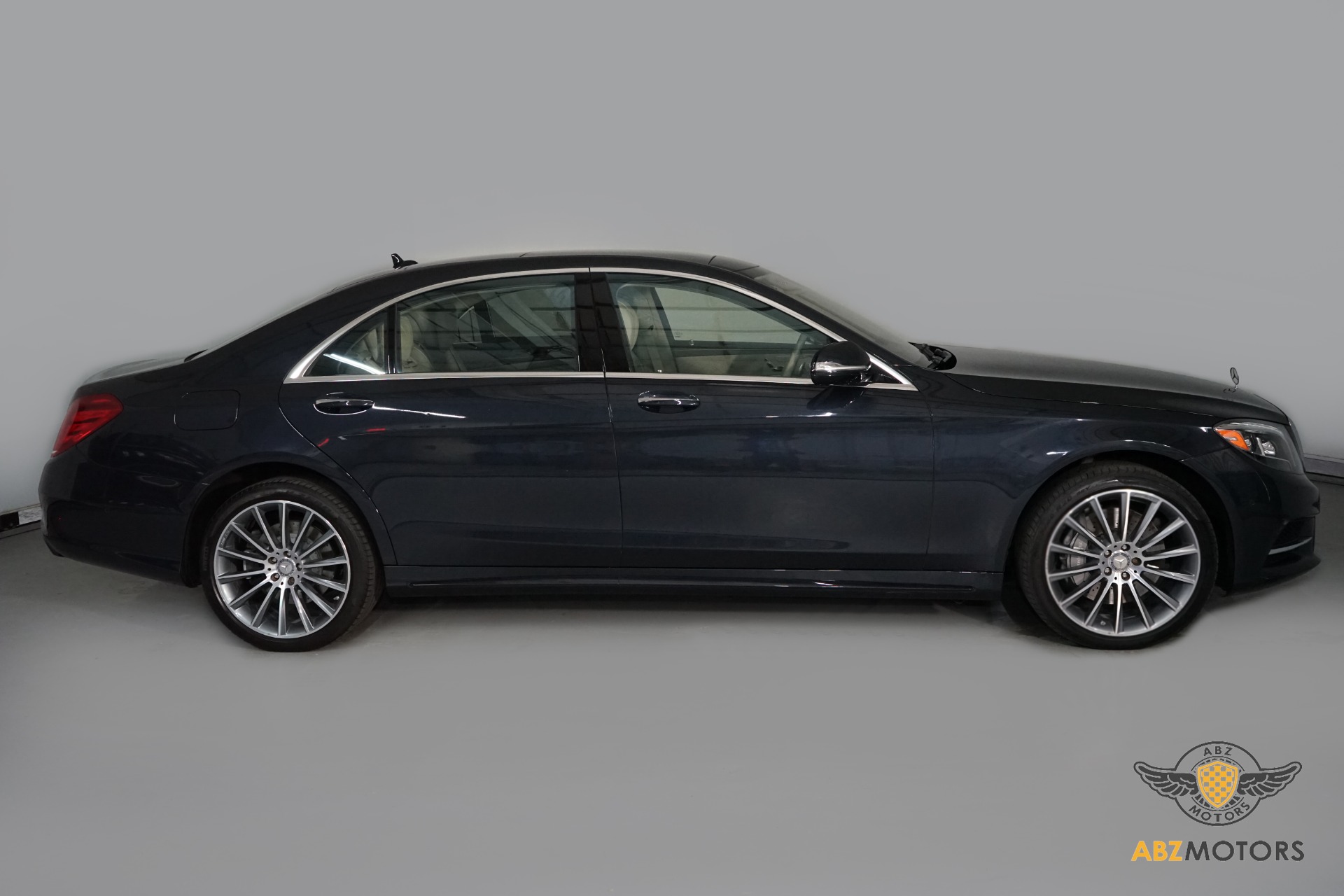 2015 Mercedes Benz S 550 photo 2