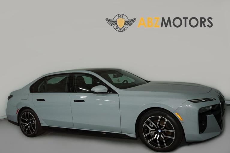 2025 BMW 7 Series 740i's photo