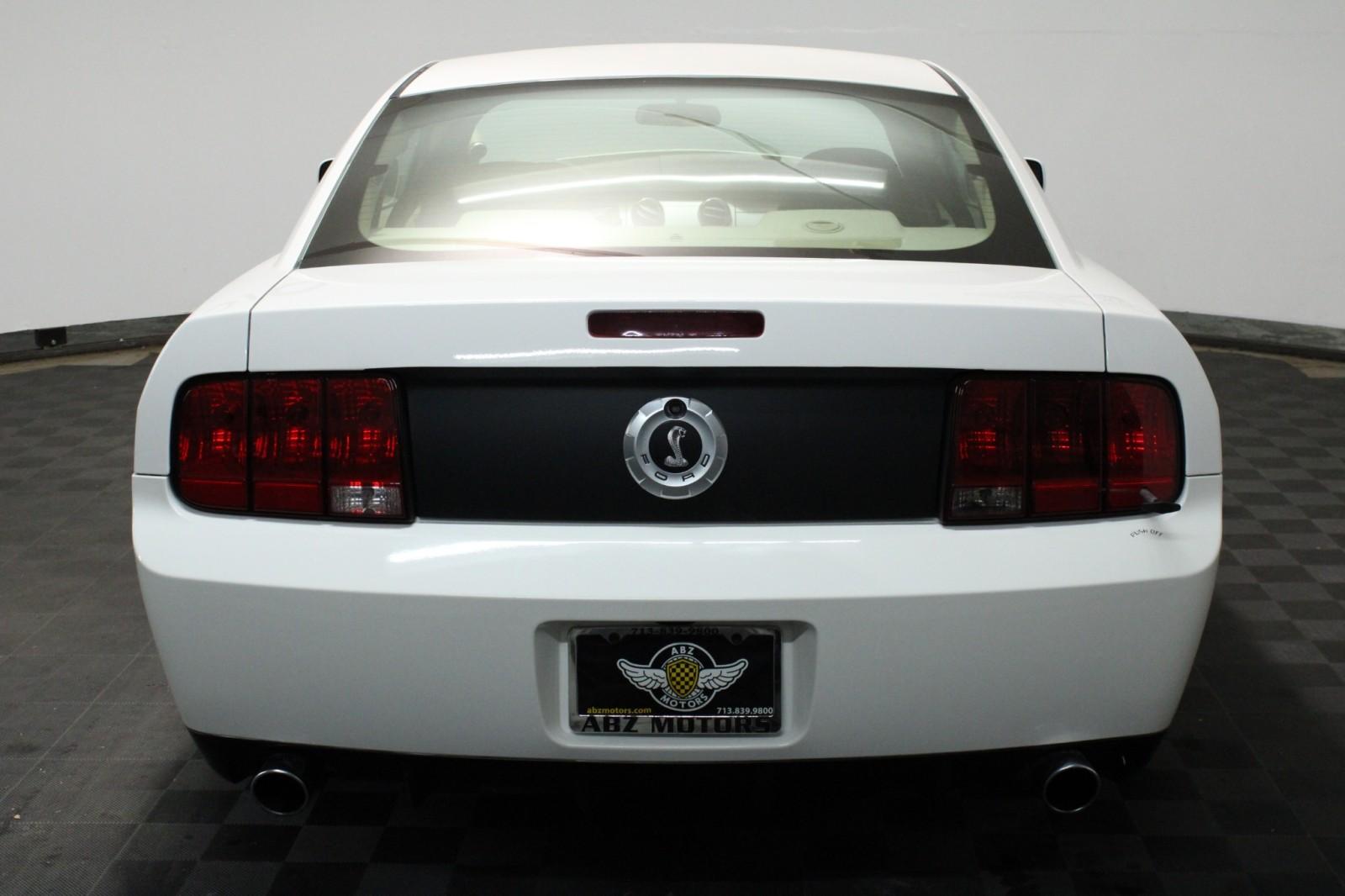 Used-2006-Ford-Mustang-GT-